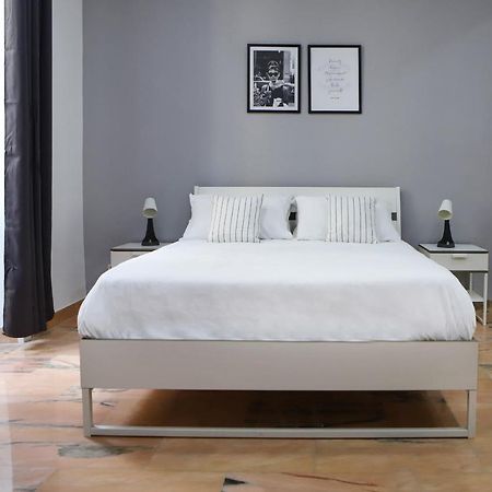 Modern Apartment At Piazza Del Gesu' By Wonderful Italy 那不勒斯 外观 照片