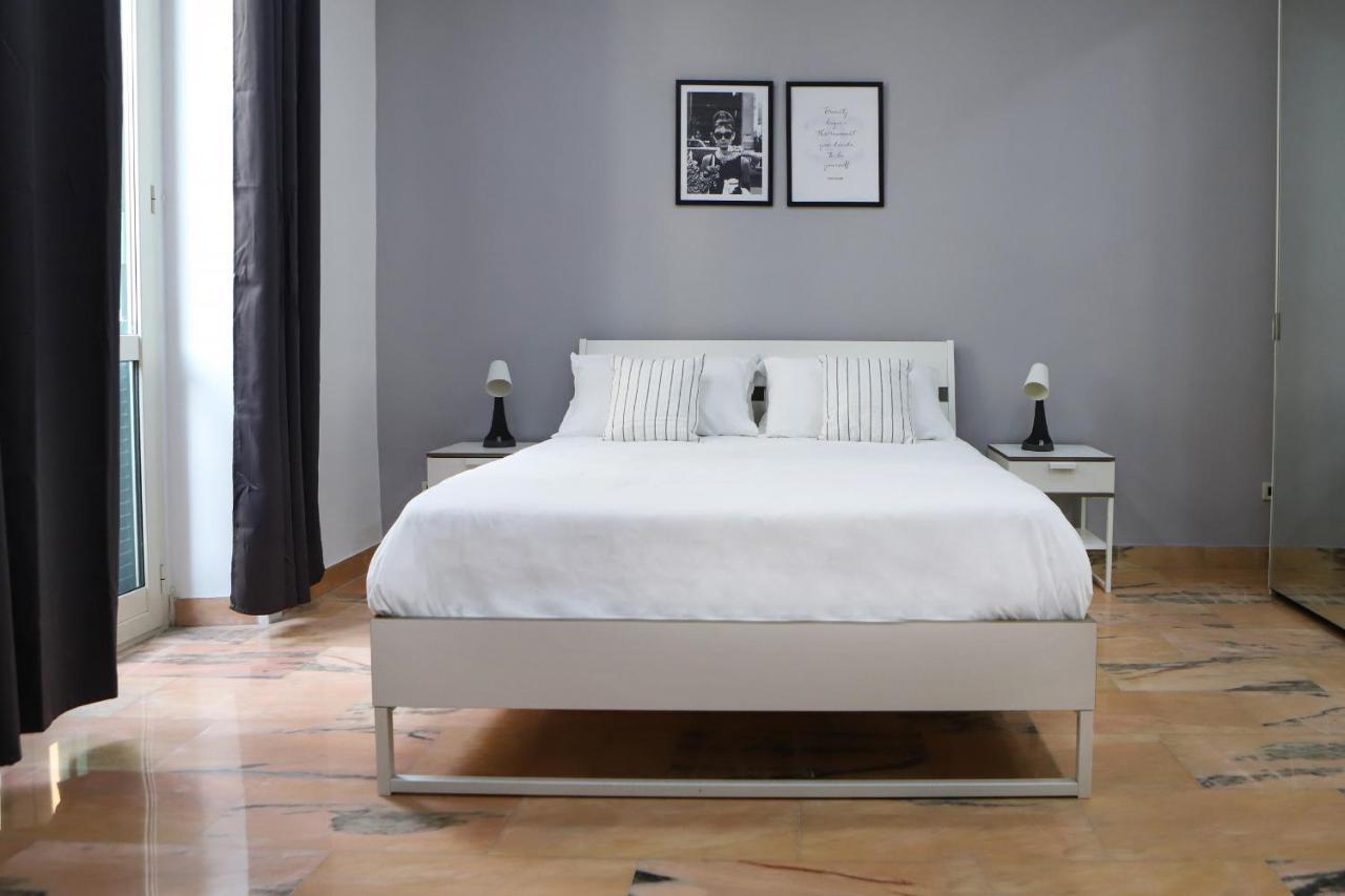 Modern Apartment At Piazza Del Gesu' By Wonderful Italy 那不勒斯 外观 照片