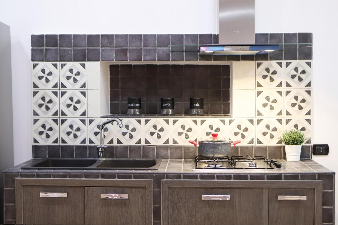 Modern Apartment At Piazza Del Gesu' By Wonderful Italy 那不勒斯 外观 照片