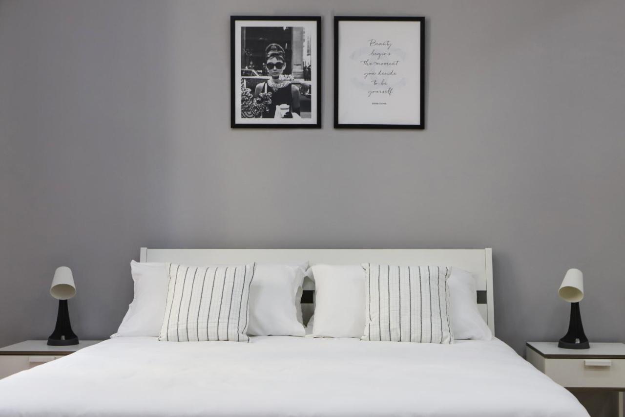 Modern Apartment At Piazza Del Gesu' By Wonderful Italy 那不勒斯 外观 照片