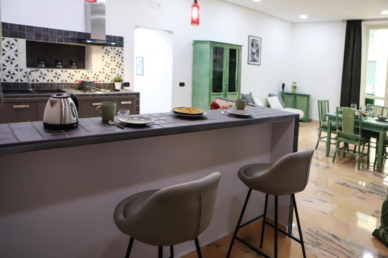 Modern Apartment At Piazza Del Gesu' By Wonderful Italy 那不勒斯 外观 照片