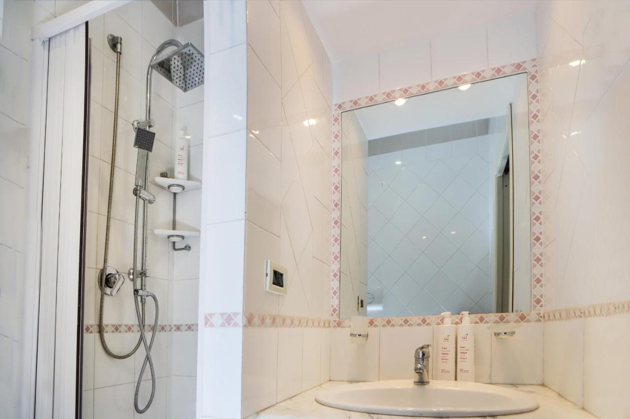 Modern Apartment At Piazza Del Gesu' By Wonderful Italy 那不勒斯 外观 照片
